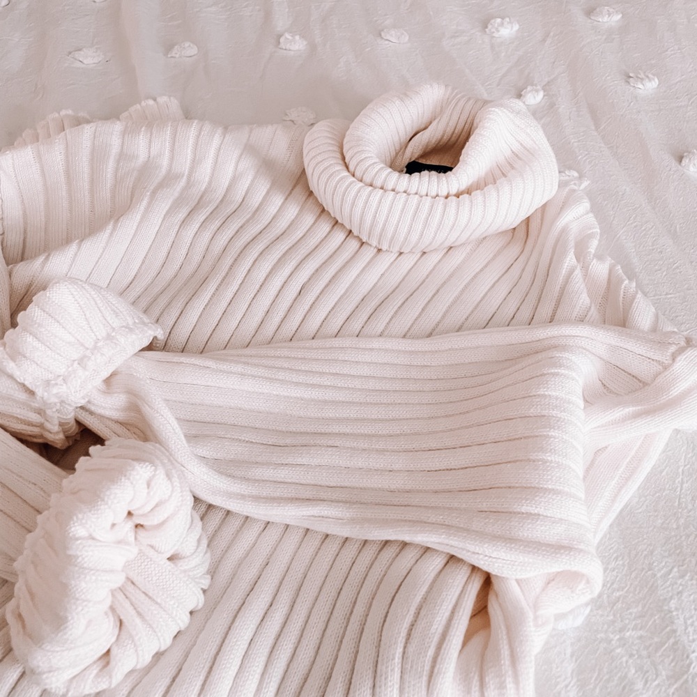 Forever 21 white turtleneck sweater dress